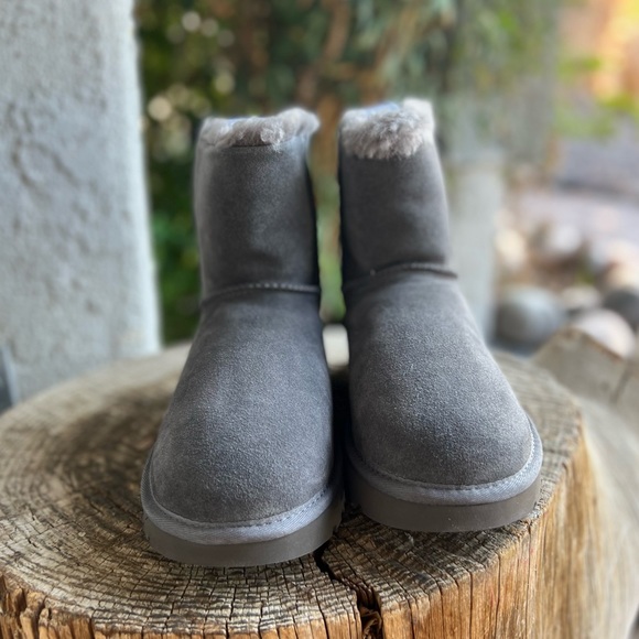 UGG MINI CONTINUITY BLACK BOW GRAY BOOT  NEW IN ORIGNAL BOX - Picture 3 of 4